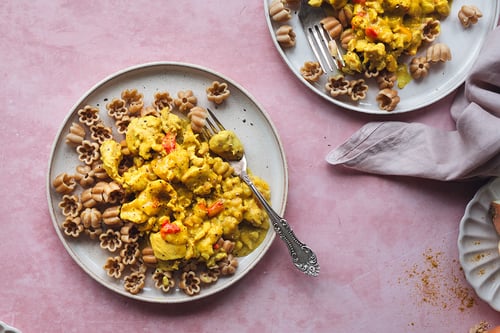 Broilerikastike ja Torino proteiinipastaa